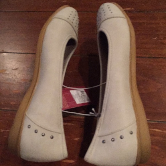 Merona beige flat shoes - Picture 3 of 5